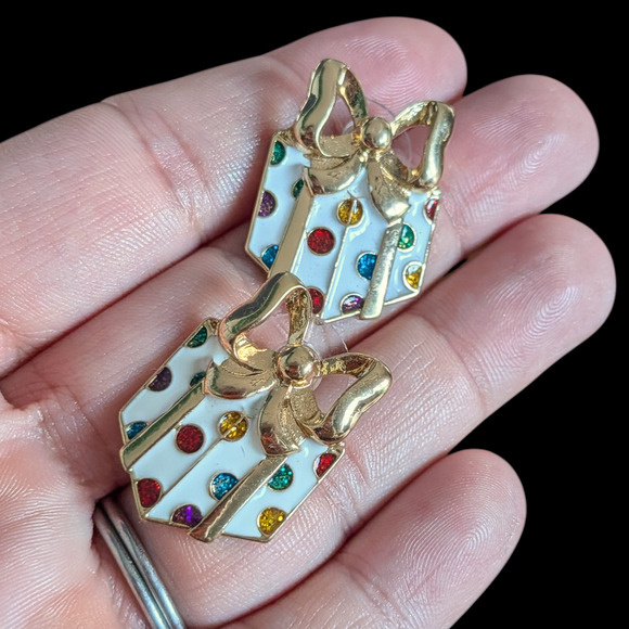 Sugarfix by BaubleBar Earrings Gift Box With Bow Christmas Present - Picture 3 of 5